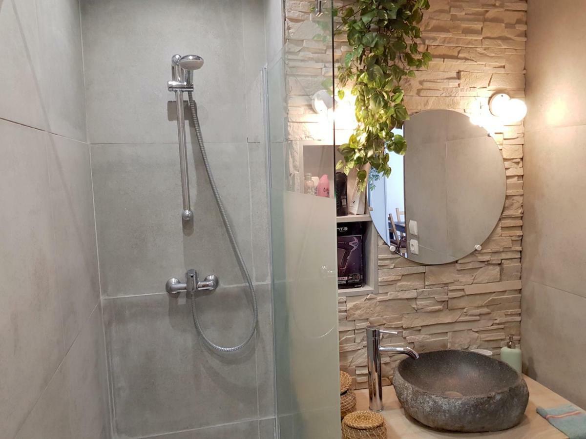Au Petit Thai - T2 Avec Balcon - Montpellier Centre Apartment Екстериор снимка