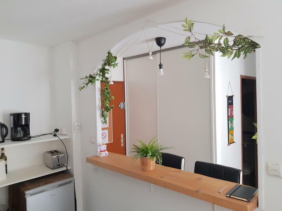 Au Petit Thai - T2 Avec Balcon - Montpellier Centre Apartment Екстериор снимка